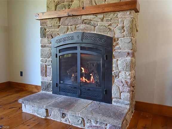 5th image of 8491 Dickenson Rd E