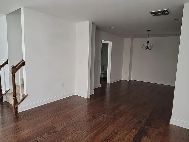 1304 Lexington Mews #1304 — Photo 6