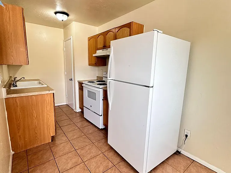 501 Texas Street NE — Photo 9