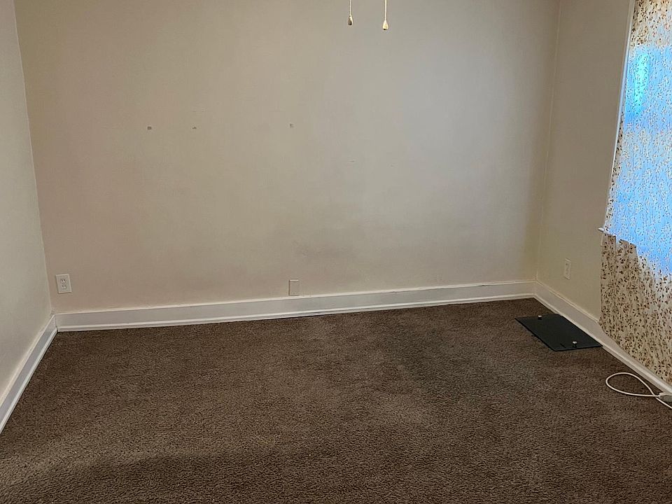 2nd image of 1459 Fort Park Blvd #2