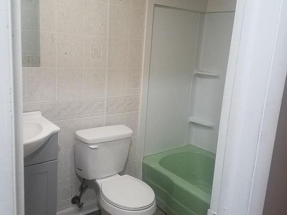 2nd image of 319 Greenwood Dr APT 101