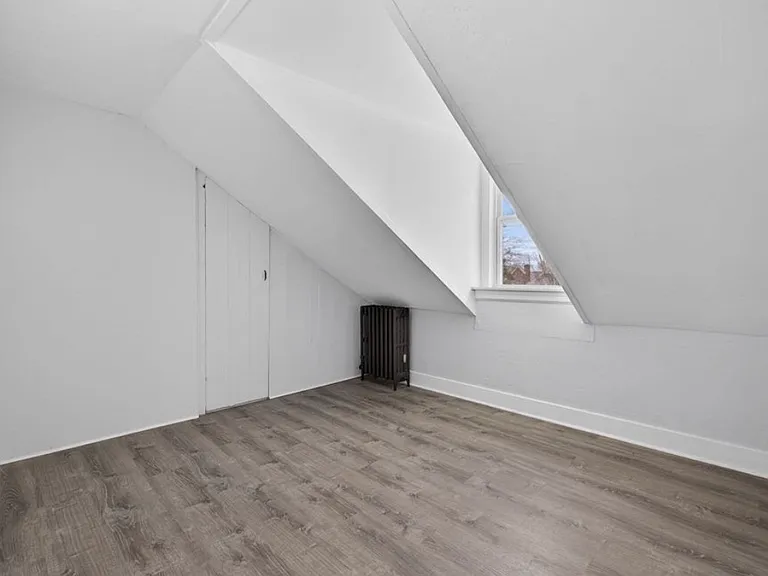 77 Off Hamilton St #2R — Photo 8