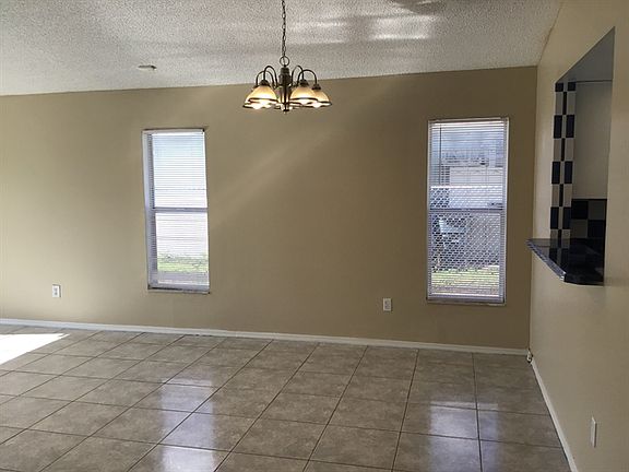 4th image of 198 Seabreeze Cir