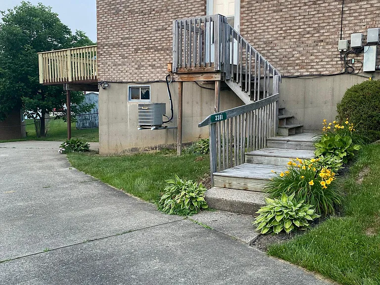 3381 Northway Dr — Photo 2