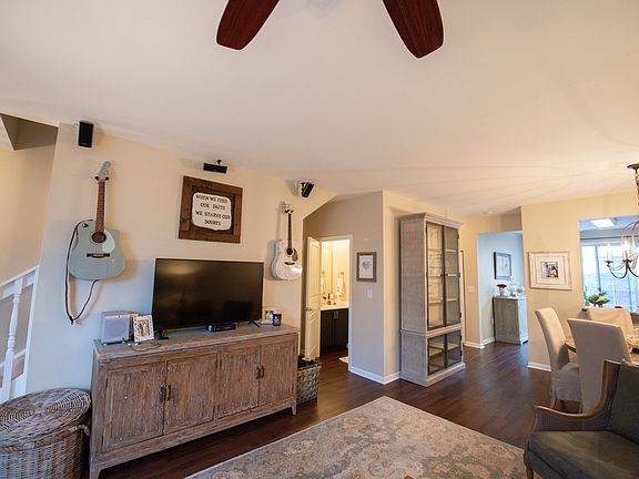 3rd image of 1105 Tenbury Pl