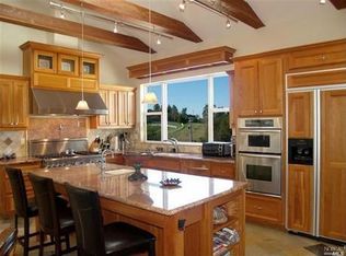 4370 Pepperwood Dr, Penngrove, CA 94951