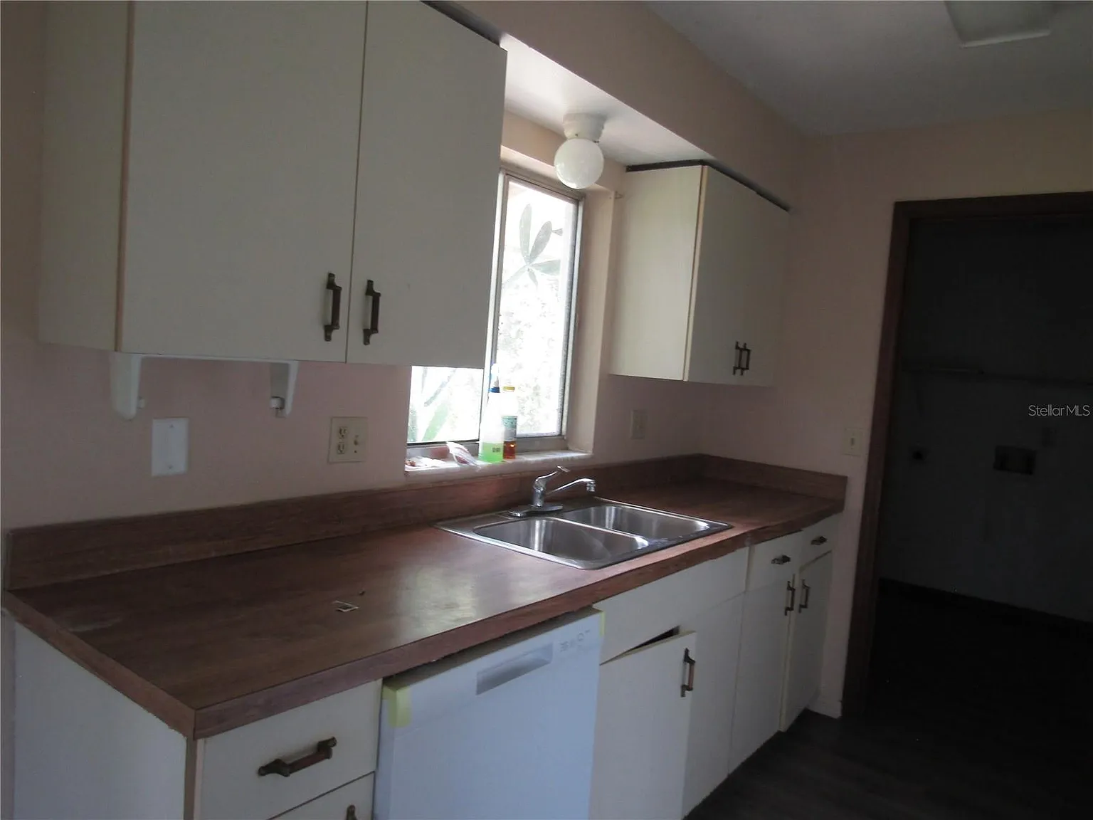2 bed, 1.0 bath, 1000 sqft, $1,300 — Photo 4