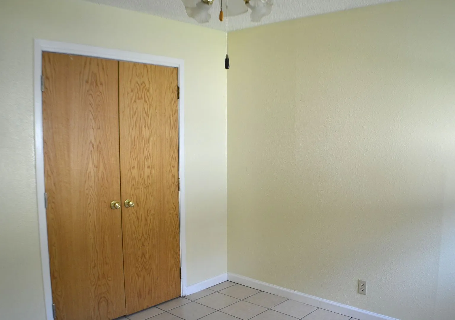 Half Duplex 2 Bedrooms 2 Baths For Lease in Sherman — Photo 4