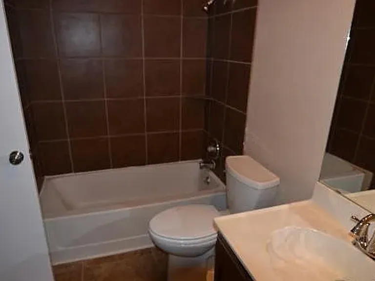9611 Bratton Dr — Photo 2
