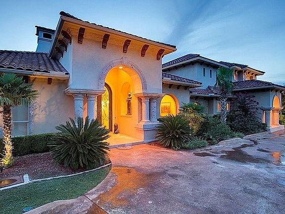 3rd image of 305 Bella Montagna Cir
