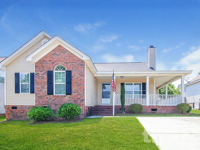 38 Coachmen Ct — Photo 1