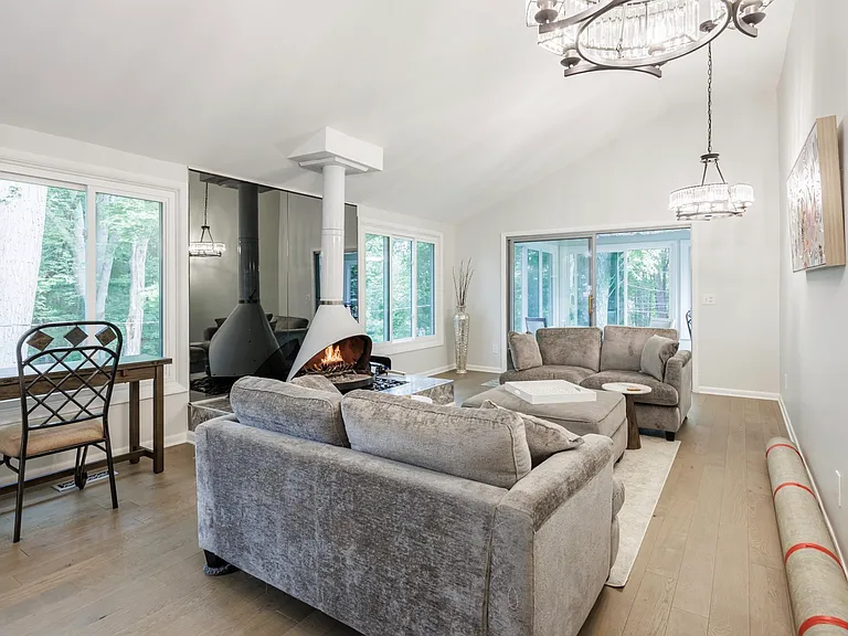 148 Chestnut Hill Dr — Photo 3
