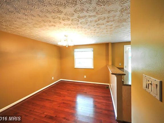 4th image of 9918 Oakdale Woods Ct