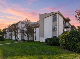 32013 W 12 Mile Rd UNIT 313, Farmington Hills, MI 48334