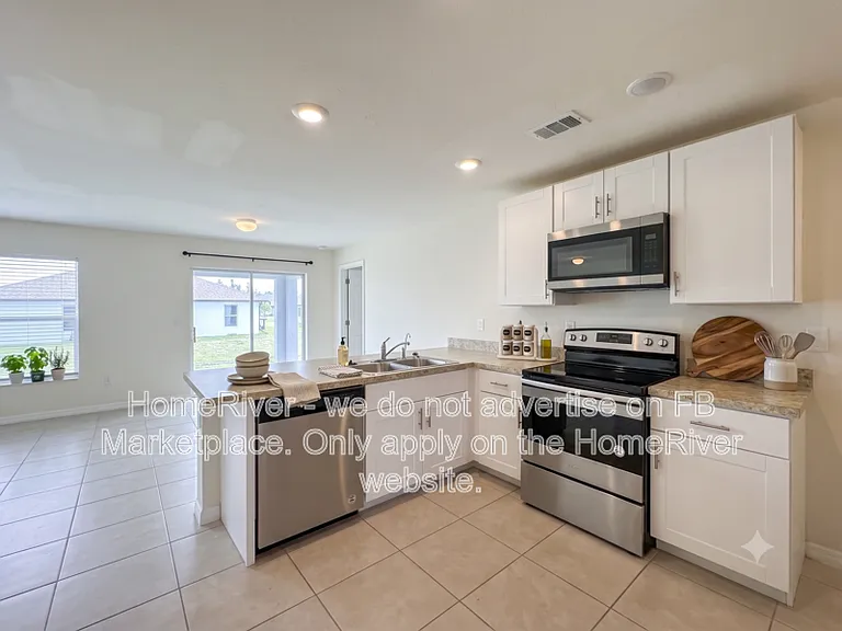 4215 E Gator Cir — Photo 2