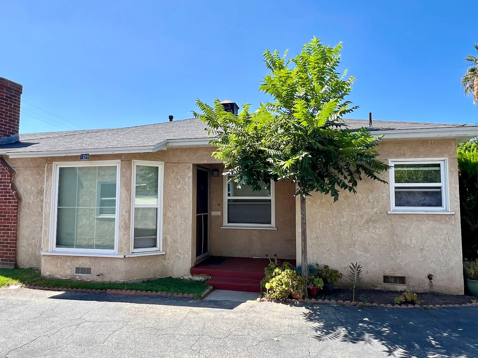 2 bed, $2,400 — Photo 1