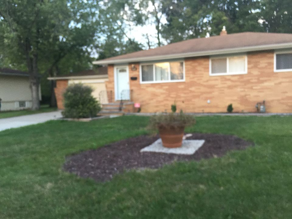 1st image of 5691 Meadow Ln