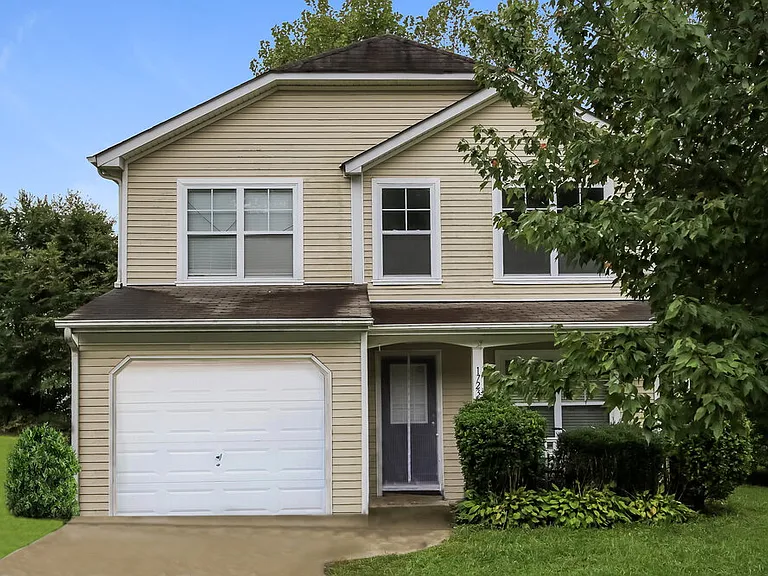 1723 Carmenet Ln — Photo 1