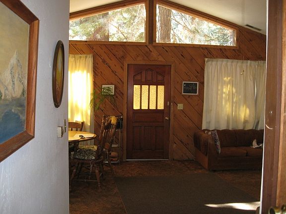 3rd image of 917 Julie Ln