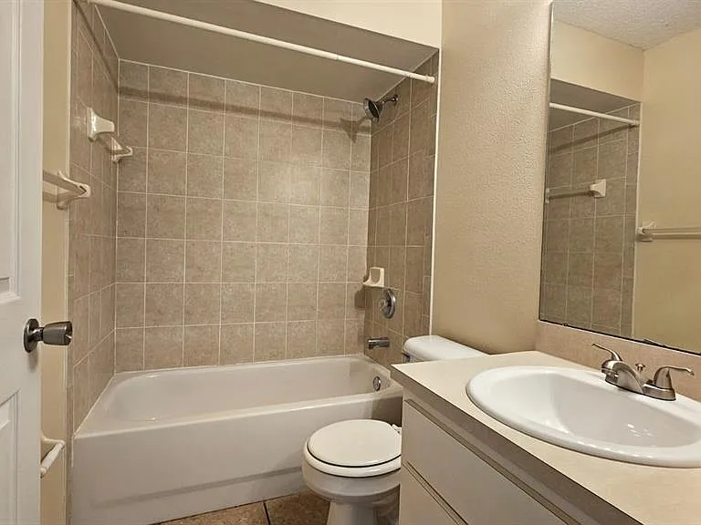 10368 Lansfield St — Photo 31