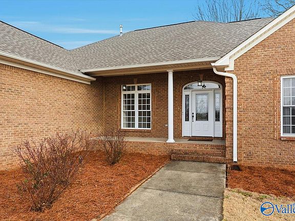 5th image of 215 Slater Ct