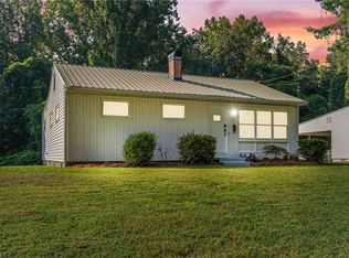 332 E Wilson St, Mount Airy, NC 27030