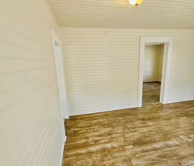 1135 Polk St W — Photo 33