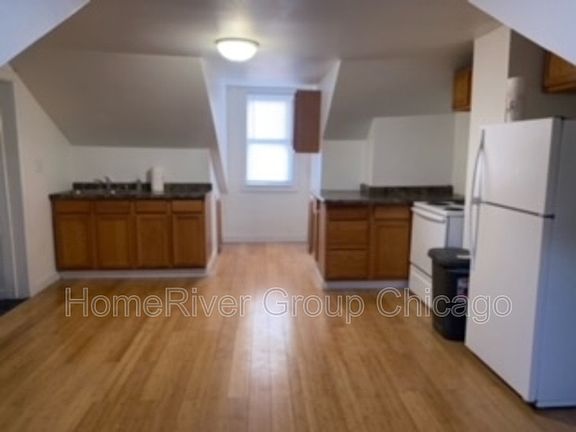 3rd image of 354 N Ottawa St APT 3