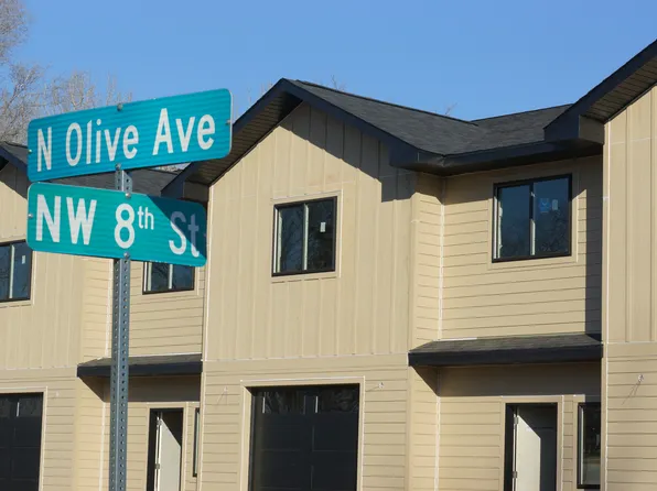 902 N Olive Ave, Madison, SD 57042