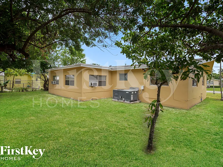 3430 NW 34th St — Photo 15