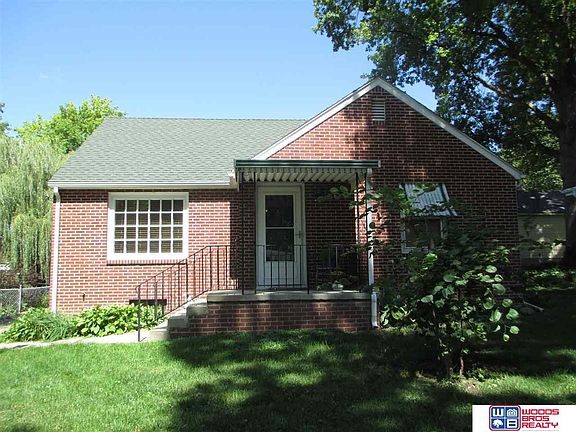 3rd image of 1666 Nemaha St