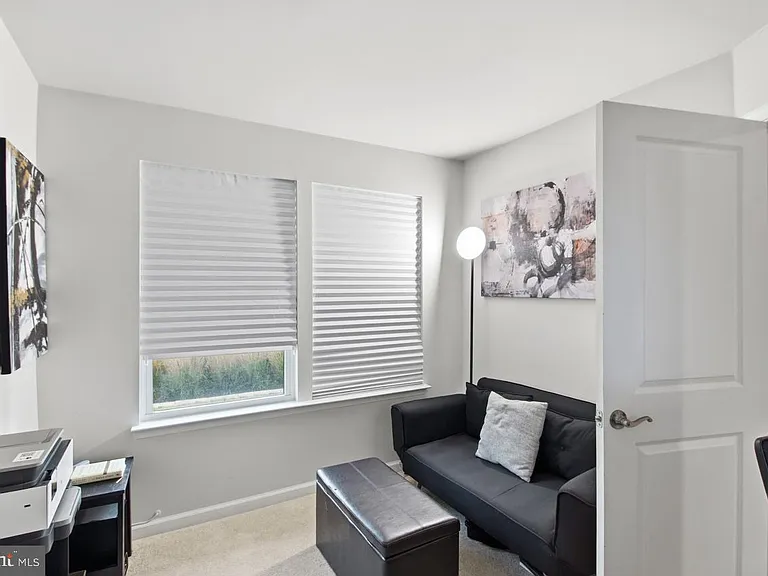 3469 Carnaby St — Photo 19