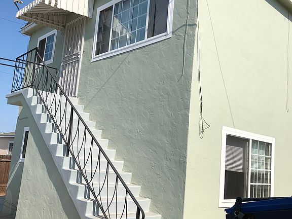 2nd image of 2722 Fairmount Ave