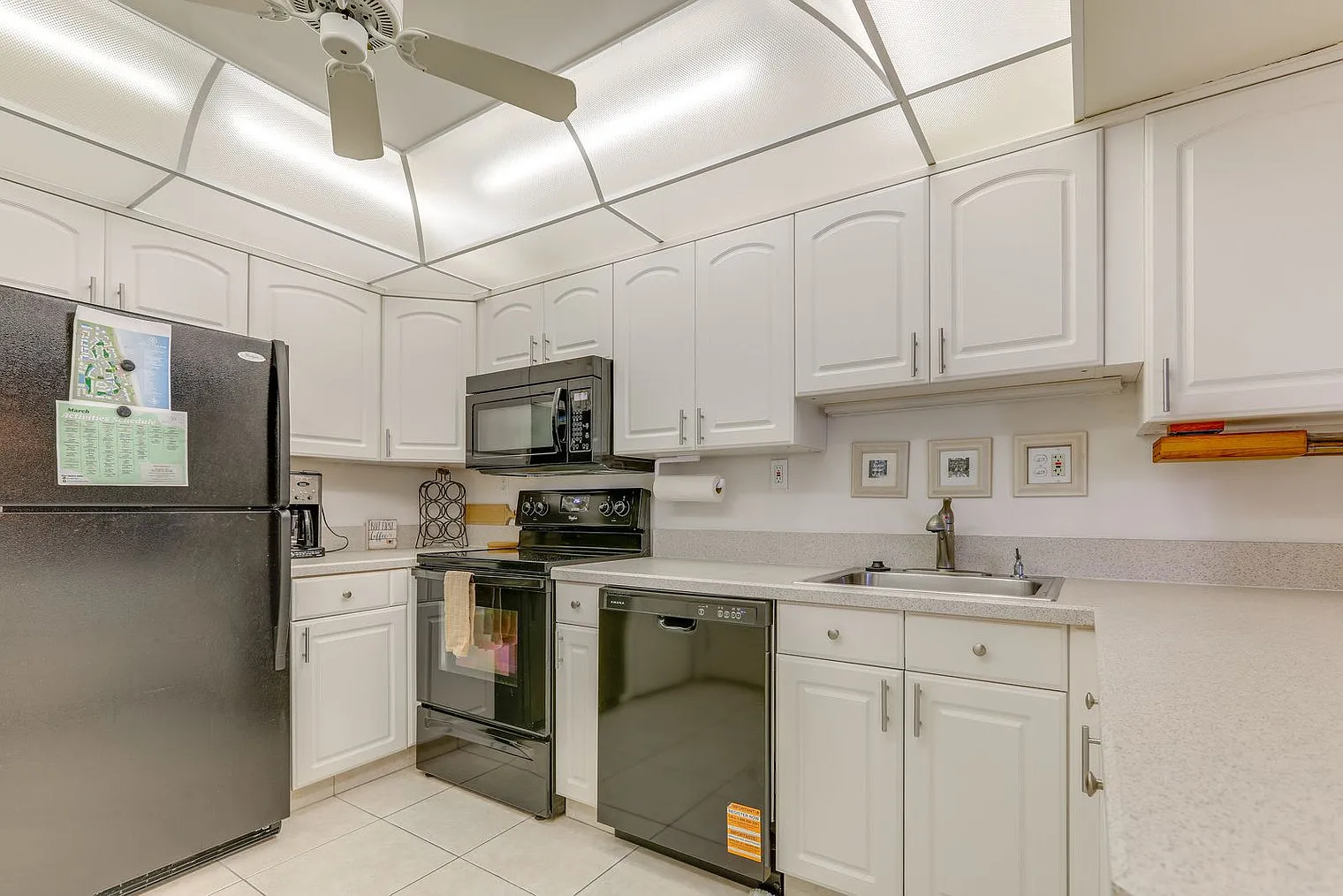 2 bed, 2.0 bath, 1270 sqft, $5,696 — Photo 4