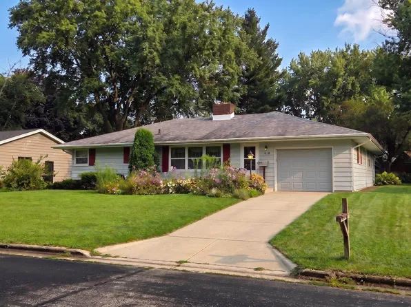 419 W Elm St, Sun Prairie, WI 53590