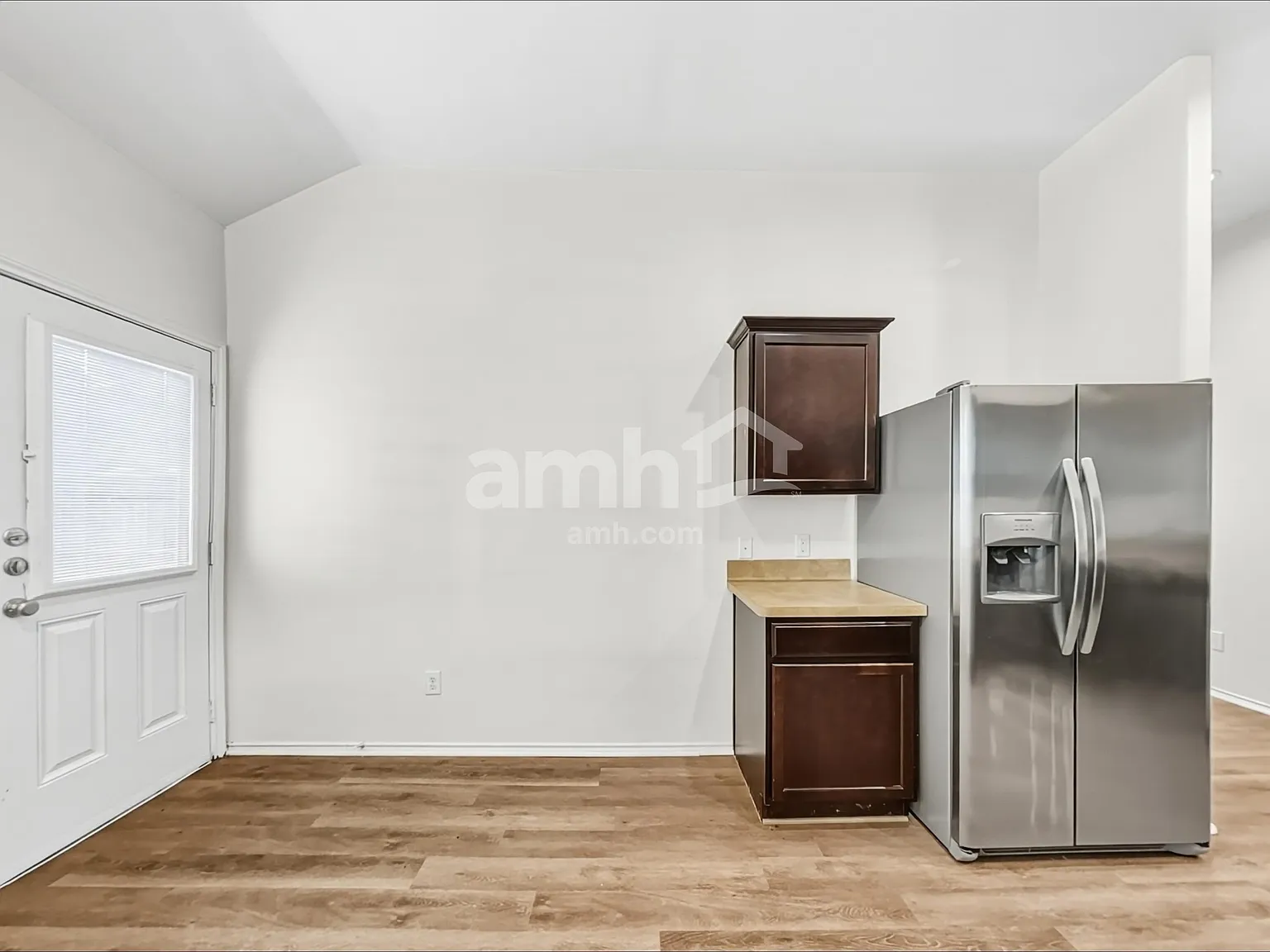3 bed, 2.0 bath, 1357 sqft, $1,620 — Photo 4