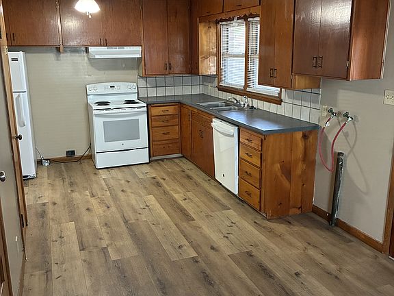 2nd image of 77 Faircrest Dr