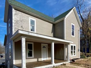 114 E McKinney St, Neosho, MO 64850
