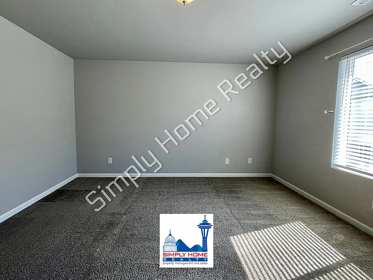 5021 Andrew St SE — Photo 12