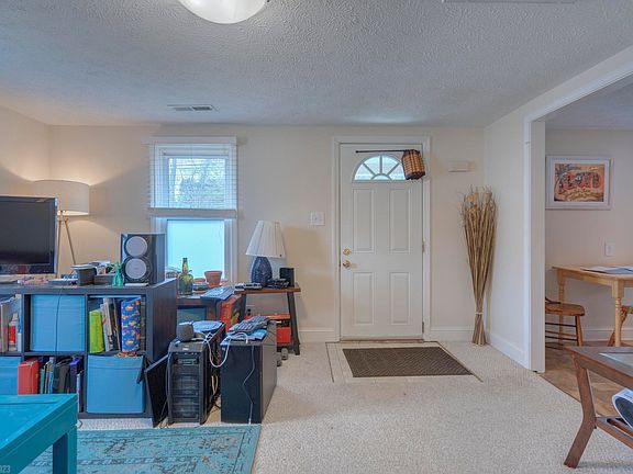 4th image of 1006 Kabrich St
