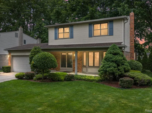 34062 Inverarry Ct, Sterling Heights, MI 48312