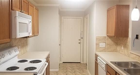 4th image of 1309 Sunflower Ln