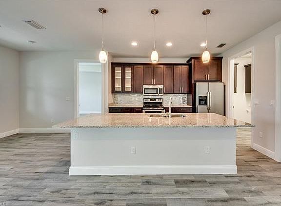 3rd image of 2913 SW 29th Ct