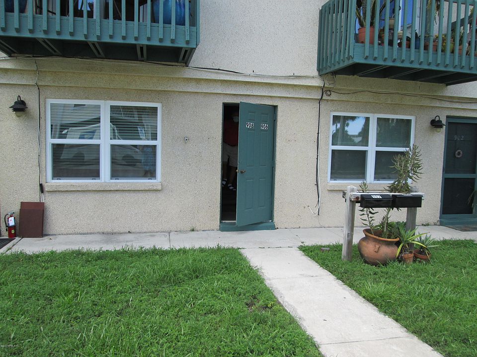 1st image of 906 2nd St S