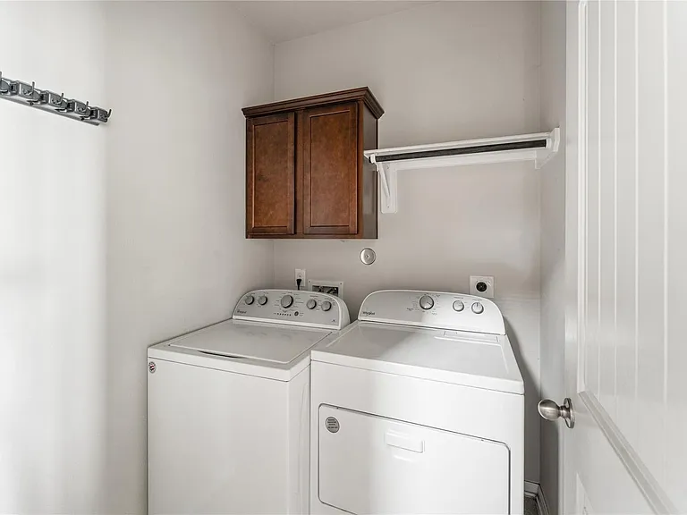 8014 Oxbow Manor Ln — Photo 17