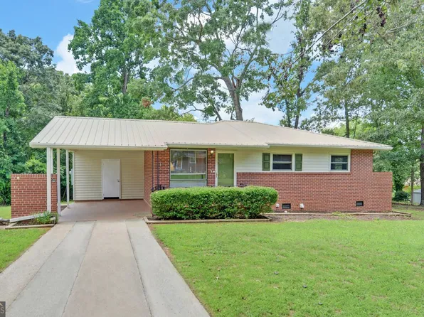 60 Kelsey Dr, Hartwell, GA 30643