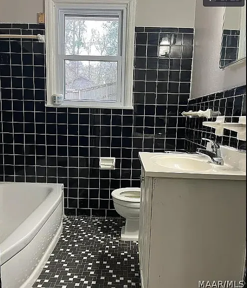 702 Cliff Rd — Photo 9