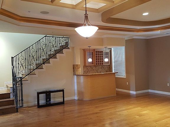2nd image of 711 E Verdugo Ave APT 103