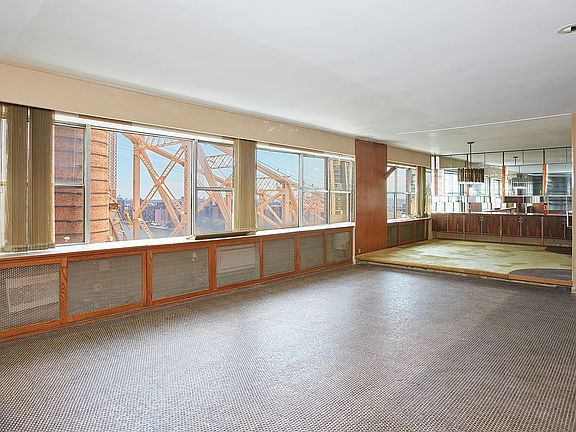 2nd image of 35 Sutton Pl APT 21C