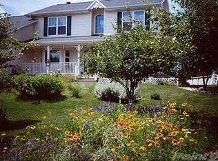 10840 Hilltop Ln, Eaton Rapids, MI 48827